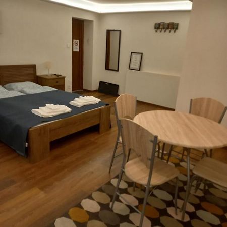 Liszt Ferenc Square Studio Apartment Budapest Luaran gambar