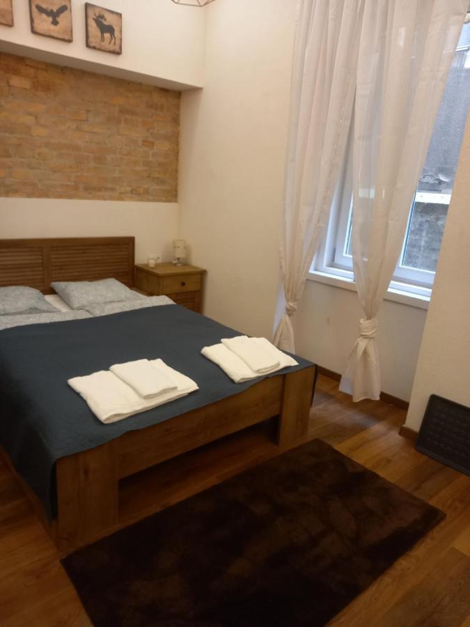 Liszt Ferenc Square Studio Apartment Budapest Luaran gambar