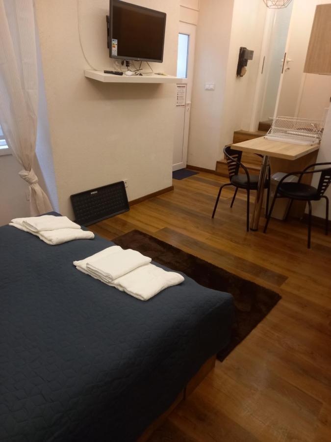 Liszt Ferenc Square Studio Apartment Budapest Luaran gambar