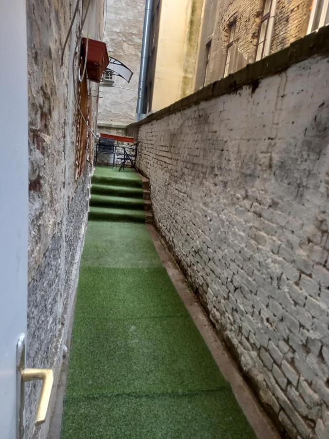 Liszt Ferenc Square Studio Apartment Budapest Luaran gambar